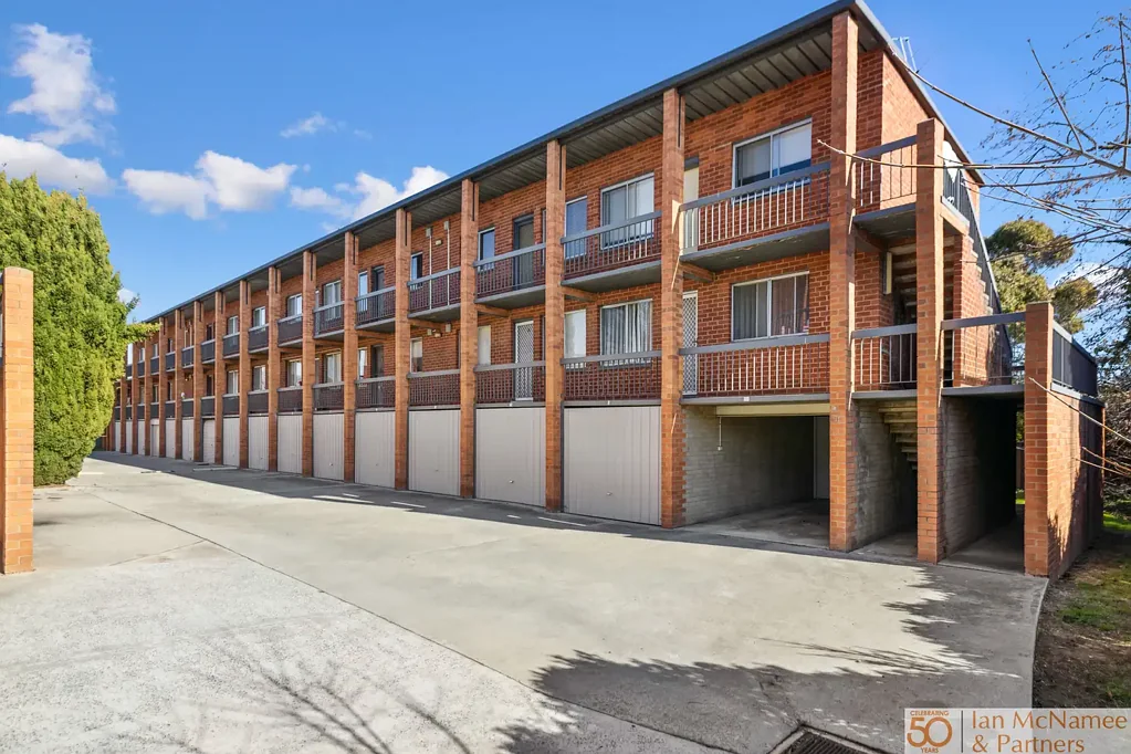 Queanbeyan 1બેડરૂમ Affordable with Garage !