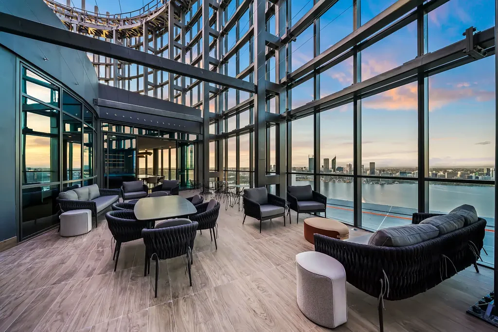 South Perth 3ห้องนอน Luxury Living in the Heart of South Perth: An unrivaled 13th Floor opportunity at Civic Heart!