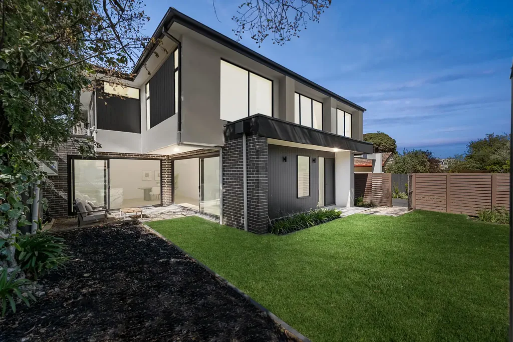1/34 Whitehorse Road, Blackburn, VIC 3130