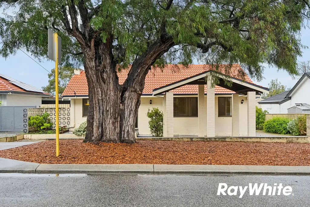 Dianella 2房  MARCO PAPALIA PRESENTS A DYNAMITE DIANELLA OPPORTUNITY!!