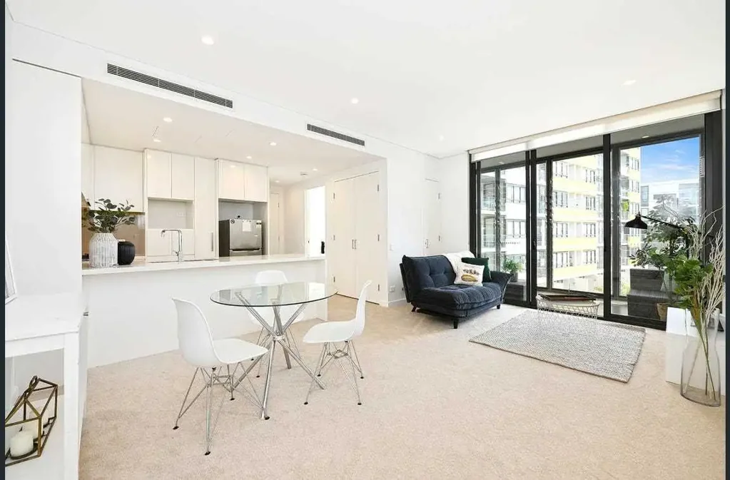 Immaculate, light filled haven with views over Homebush Bay
