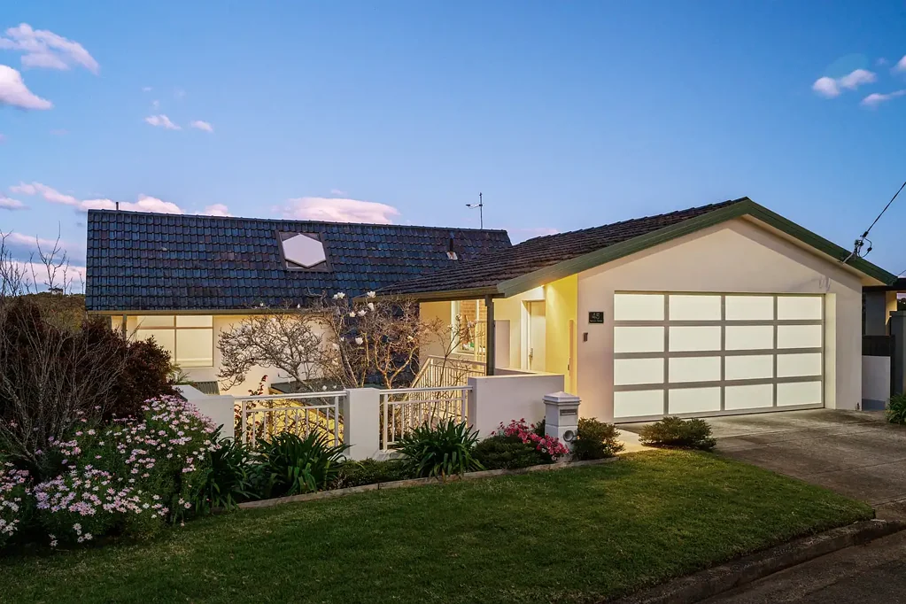 Peakhurst Heights 5ਬੈੱਡਰੂਮ Enchanting and Grand Waterfront Sanctuary
