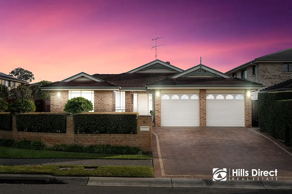 Kellyville Ridge 4房 汉普顿风情翻新 500sqm转角地块 高端厨房电器 开放式家庭空间 主卧豪华套间 步行可达学校商圈 低维护户外区 双车库储物空间 Renovated Single-Level Family Gem on a Prime Corner Block in Kellyville Ridge