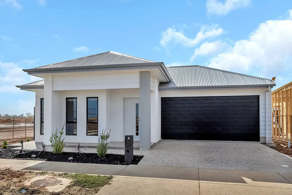 Beautiful home in well sort development of Riverlea Park