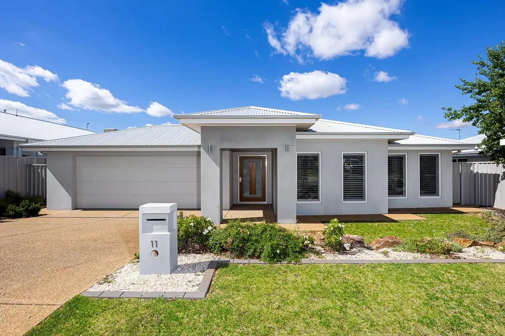 11 Wiveon Street, Gobbagombalin, NSW 2650
