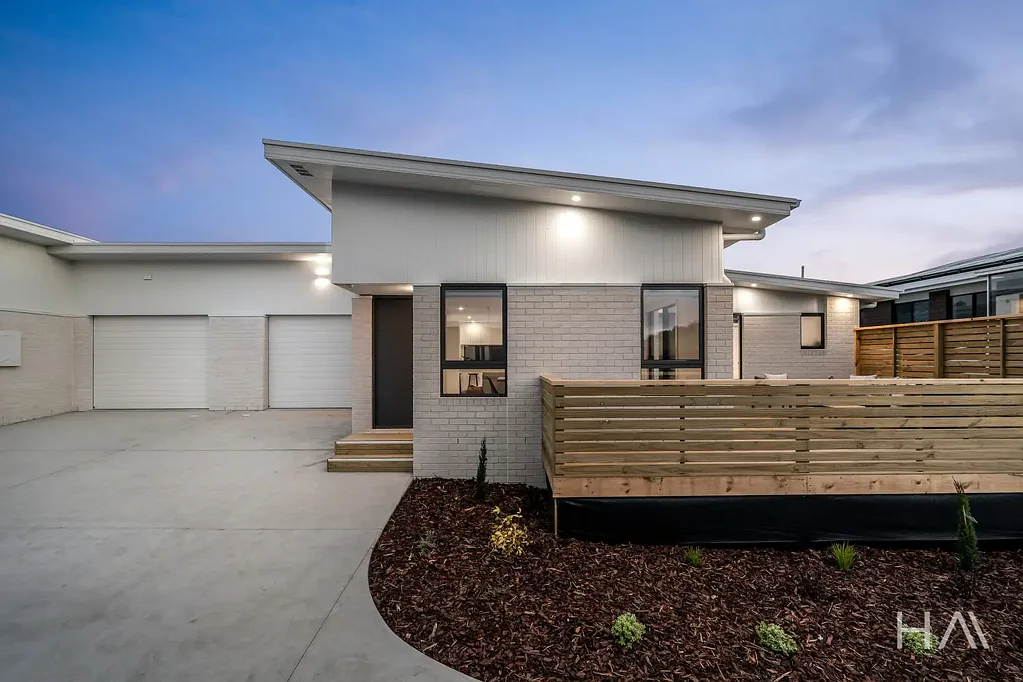 Legana 2ਬੈੱਡਰੂਮ Elegant and Ready to Impress - An ideal opportunity for first home buyers, downsizers or savvy investors!