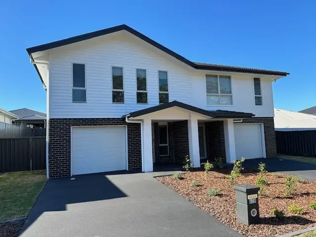 Dora Creek 8房  Stunning Duplex with District Views