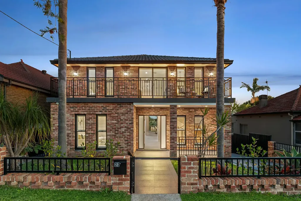 Ashbury 6 Bedroom Impeccably Renovated Home in a Leafy Ashbury Pocket