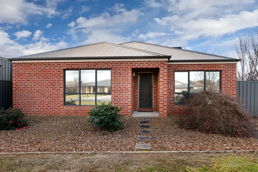 Killara 4房  KILLARA - Contemporary Comfort with Caravan Access and Quality Upgrades