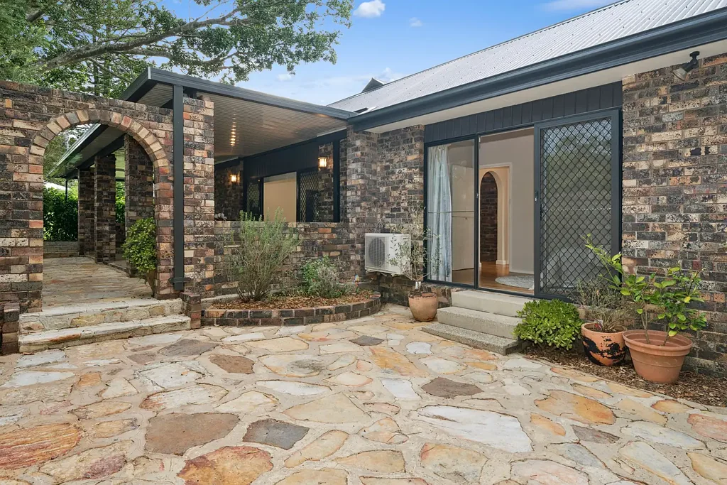 Berowra 3બેડરૂમ Great Location, Family Lifestyle & Loads of Potential!