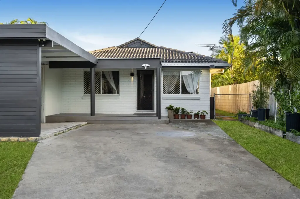 Strathpine 3બેડરૂમ Easy Family Living with a Big Patio, Double Garage & Backyard Extras