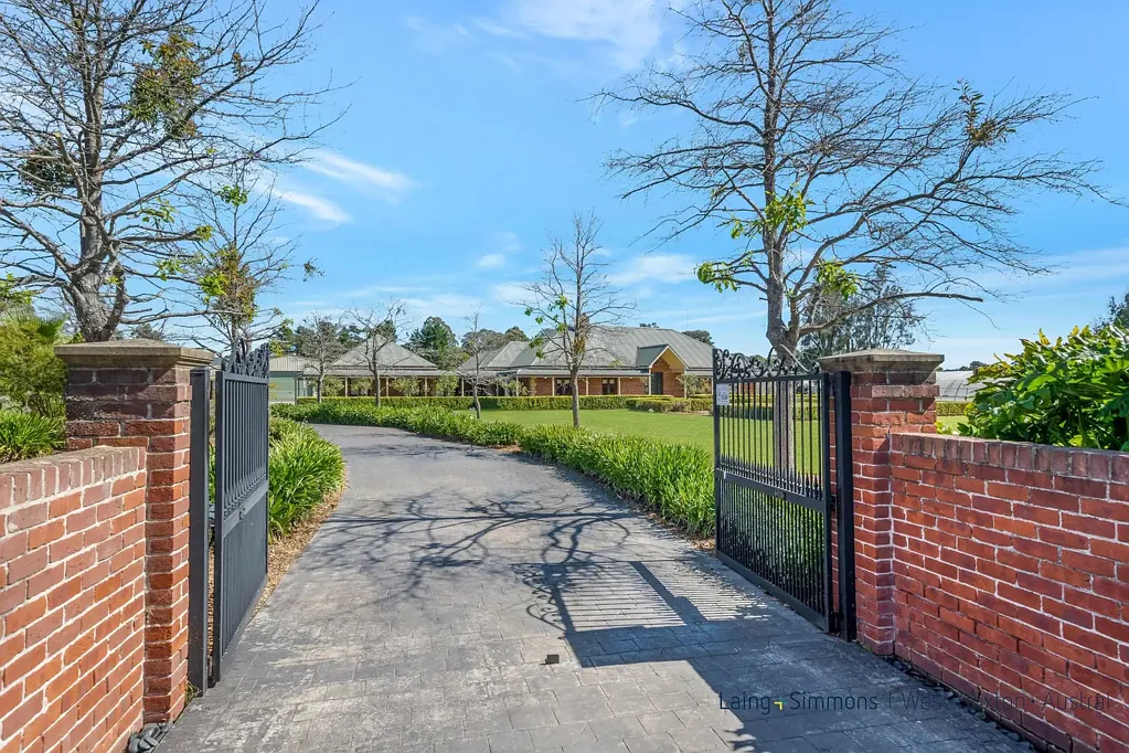 Cecil Park 4Kwarto Prestige Acreage Lifestyle in a Prime Location