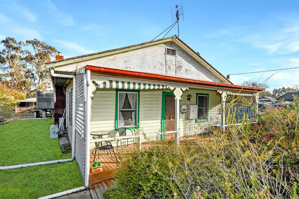 31-33 Forest St, Glenorchy, VIC 3385