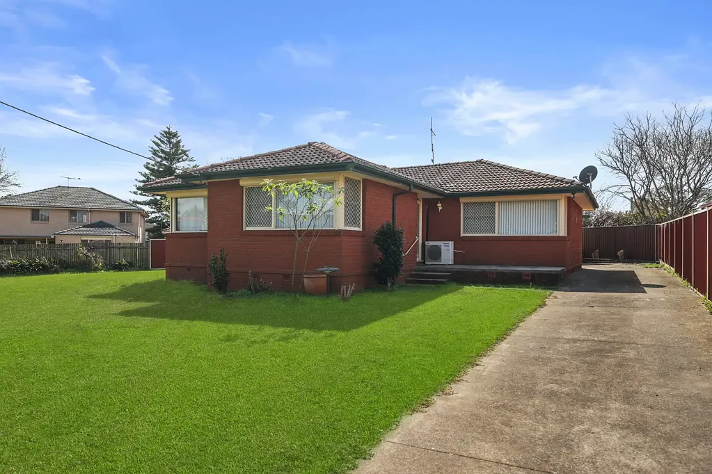 41 Hurlstone Avenue, Glenfield, NSW 2167