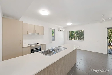 16/2 Beezley Street, Glen Eden, QLD 4680, 3 slaapkamers, 2 badkamers, House