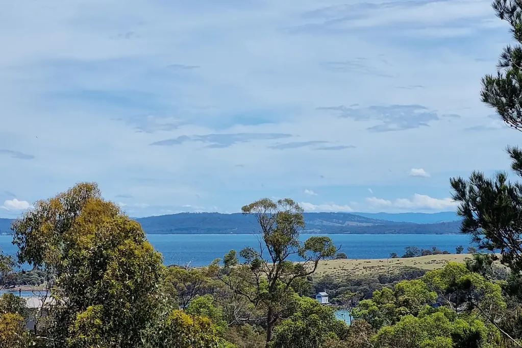 Murdunna Retreat to Sommers Bay and enjoy the Reef View