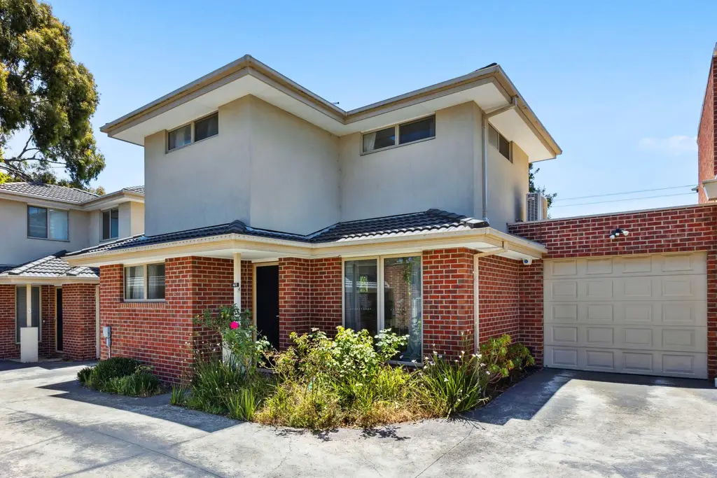 Mount Waverley 3房 现代双层联排 MWSC学区 低维护生活 开放式设计 北向庭院 现代厨房 高端电器 宽敞卧室 中央浴室 分体式空调 报警系统 优质教育资源 便利生活设施 UNDER CONTRACT!!