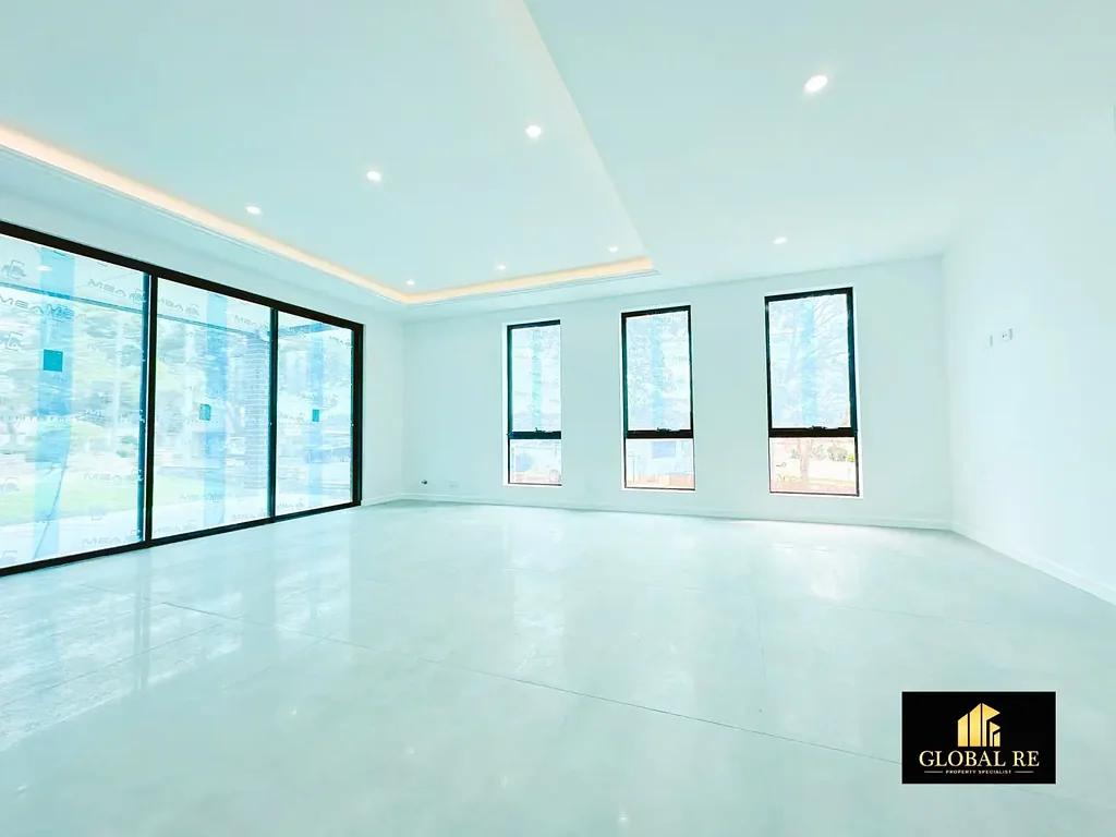 Beautiful 5 Bedroom House In The Heart Of Yagoona
