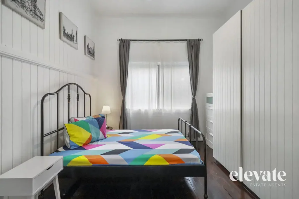 Furnished Room in Dutton Park