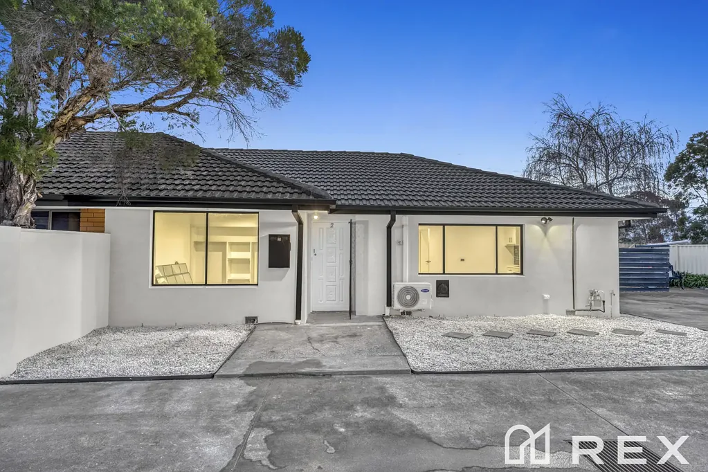 Cranbourne North 3房 Cranbourne North 中心地段的全面翻新豪华住宅 Fully Renovated Luxury Living in the Heart of Cranbourne North