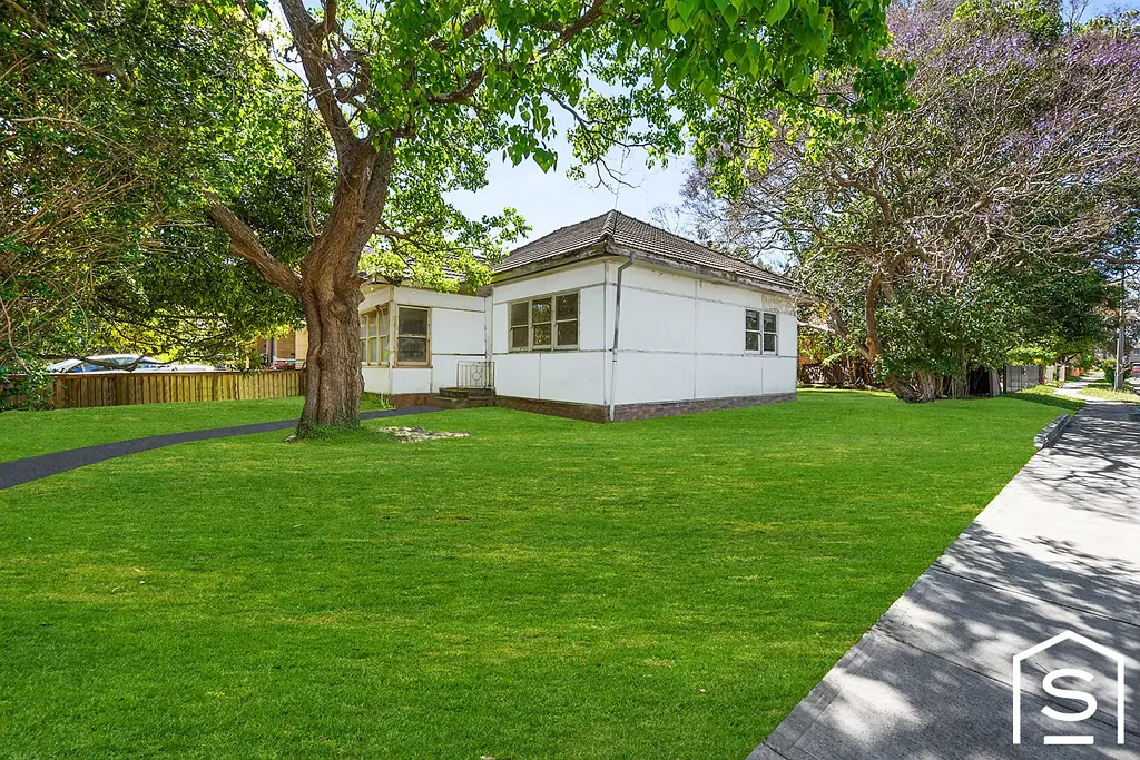 North Ryde 2房 North Ryde转角地块 531sqm 便捷交通 近学校大学 沉睡潜力 空白画布 Prime Corner Block in Sought-After North Ryde Locale