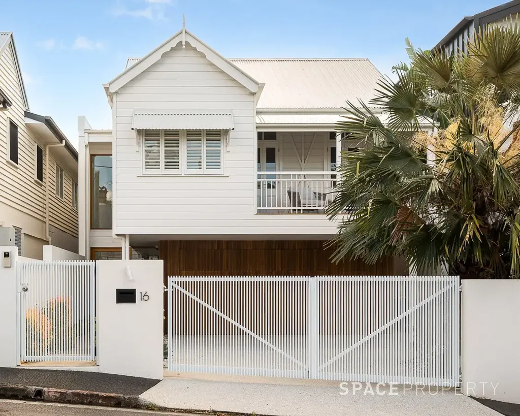 16 Thornbury Street, Spring Hill, QLD 4000