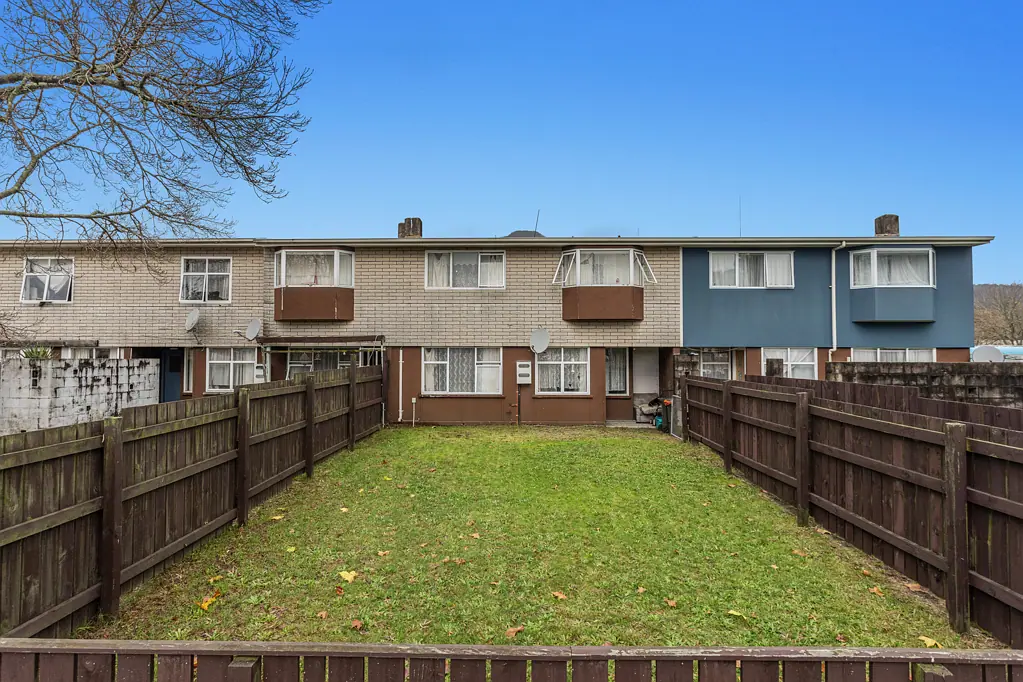 Kawerau 3房  Family sells up their rentals - 76 & 78
