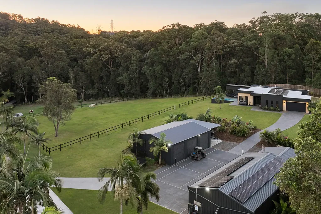 Eudlo 7Kwarto Private 10-Acres: Premium Modern Home, Quality Horse Infrastructure