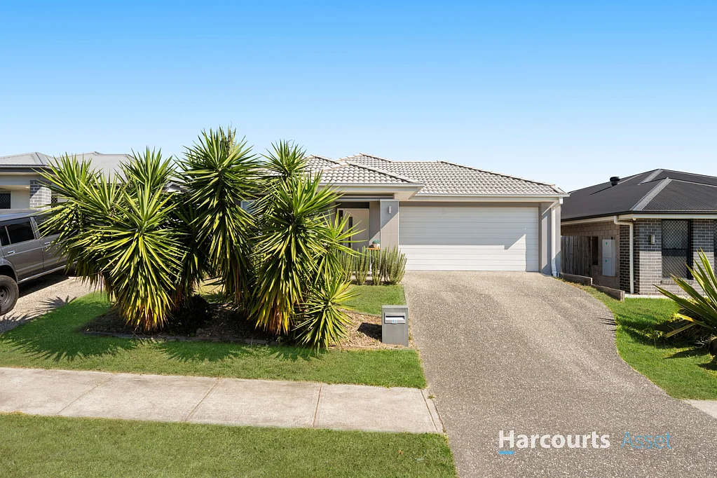 14 Mount Greville Way, Park Ridge, QLD 4125
