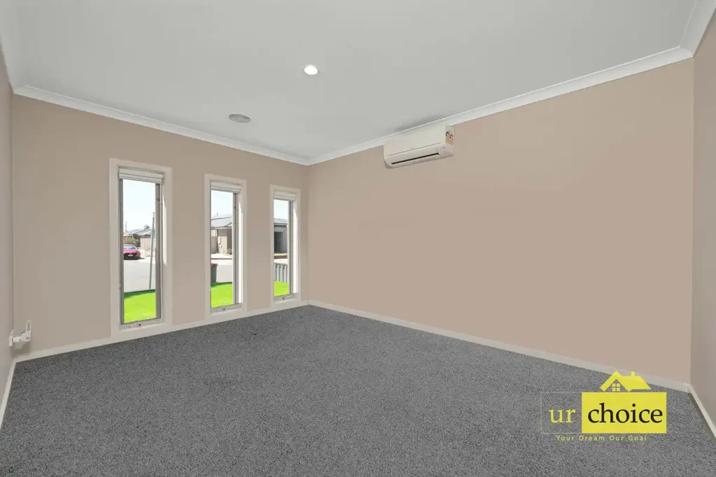 90 EMPEROR Parade, Tarneit, VIC 3029