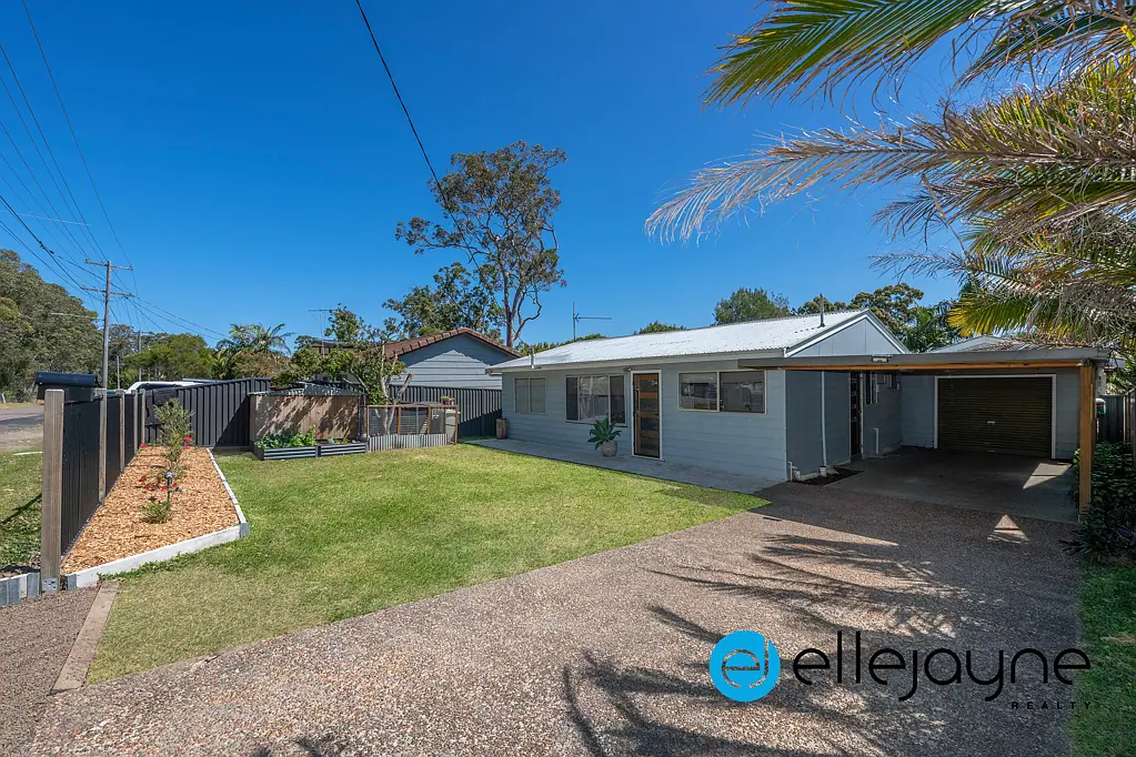 18 Griffith Street, Mannering Park, NSW 2259