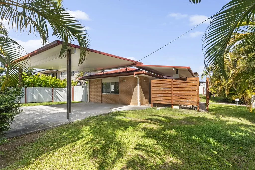 Bray Park 5Moenga Spacious Five-Bedroom Family Home with Exceptional Entertaining