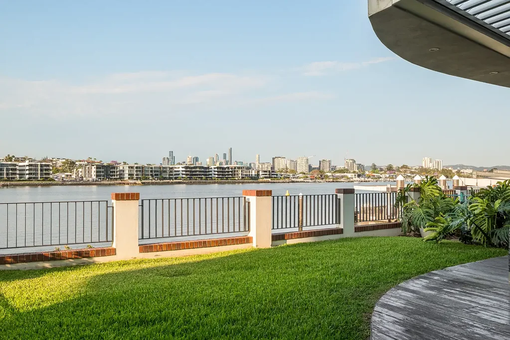 2/27 Harbour Road, Hamilton, QLD 4007