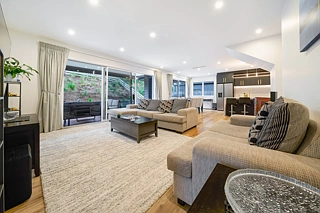 10 Hopetea Street, Long Bay, North Shore City