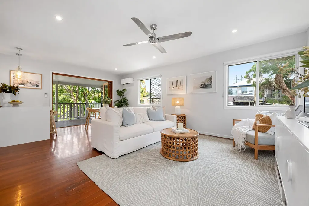 9 Tranters Avenue, Camp Hill, QLD 4152