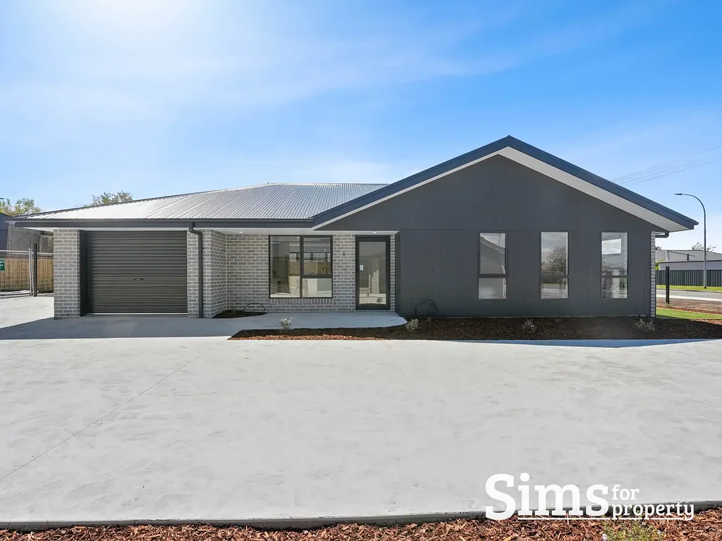 Perth 2Kwarto Brand New Stylish Living!