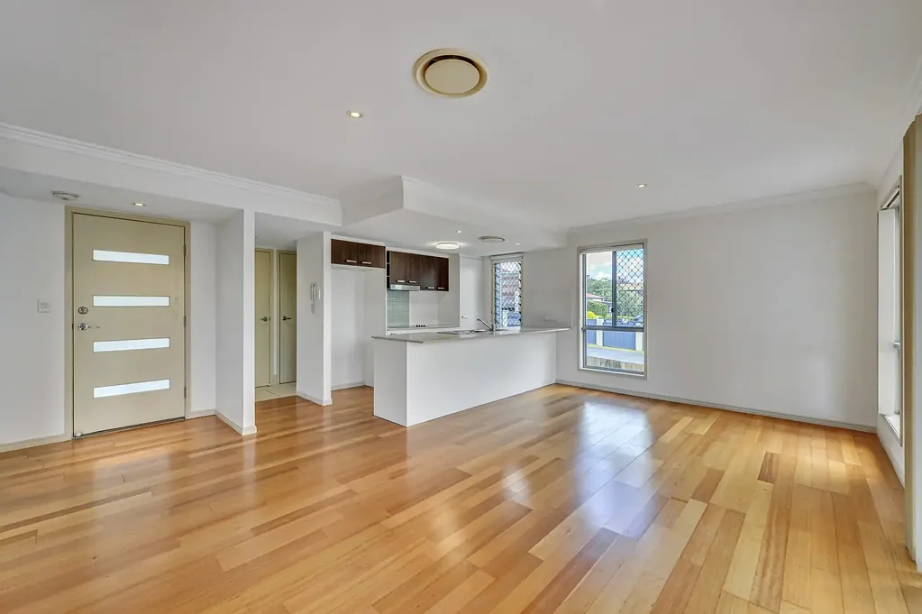 Modern and spacious townhouse with all the extras