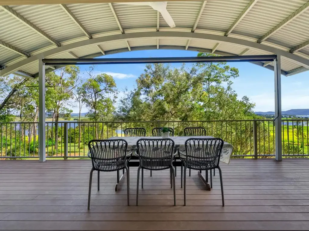 Barrine 5房  Spectacular Lake Tinaroo Retreat on 19.8 Acres with Future Potential
