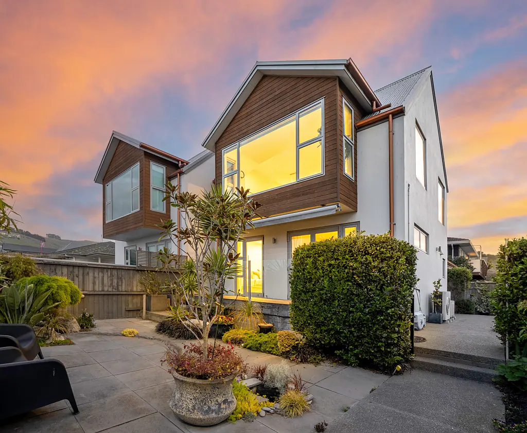 Redcliffs 2房  Absolute Waterfront Living