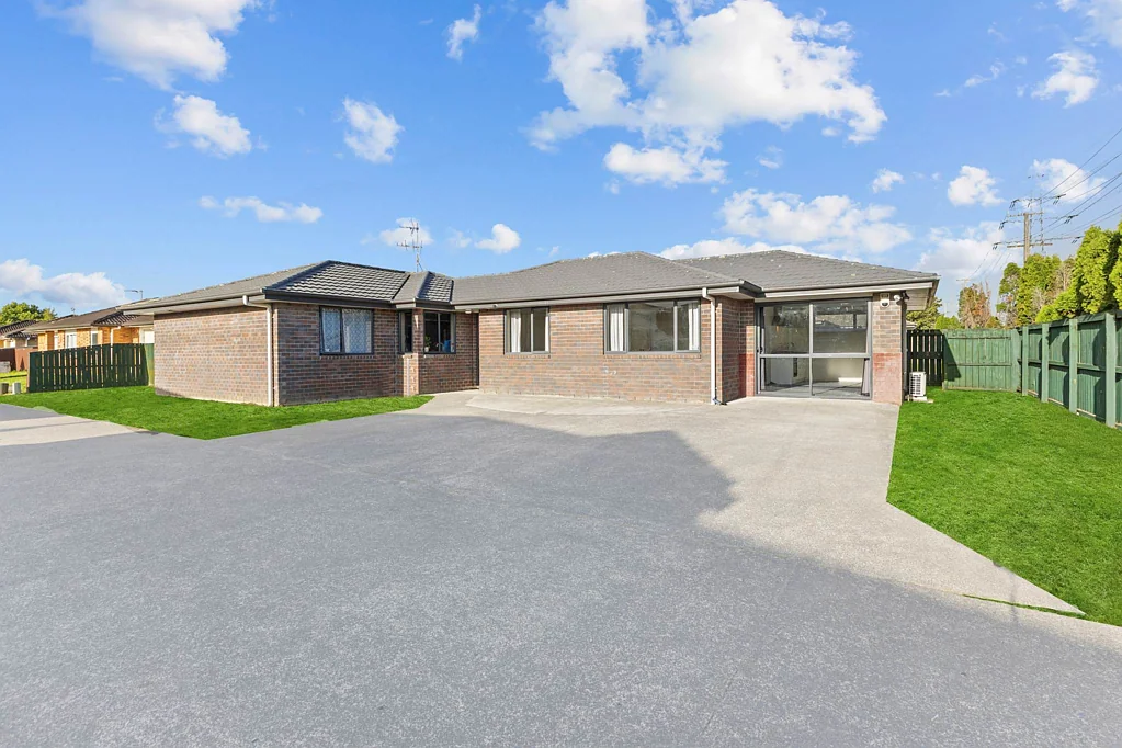 Takanini 6Habitaciones Brick n Tile, Road-frontage, Grand Takanini Li...