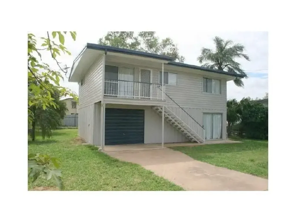 2 Edwards Place, Emerald, QLD 4720
