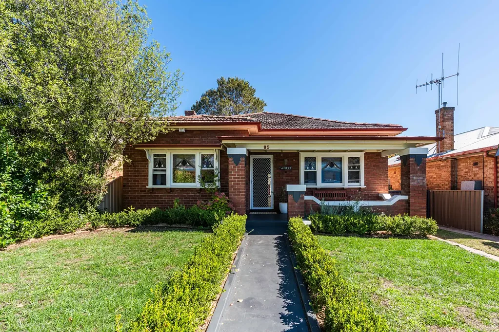 Orange 4房  Your Home | Timeless 1930s Californian Bungalow