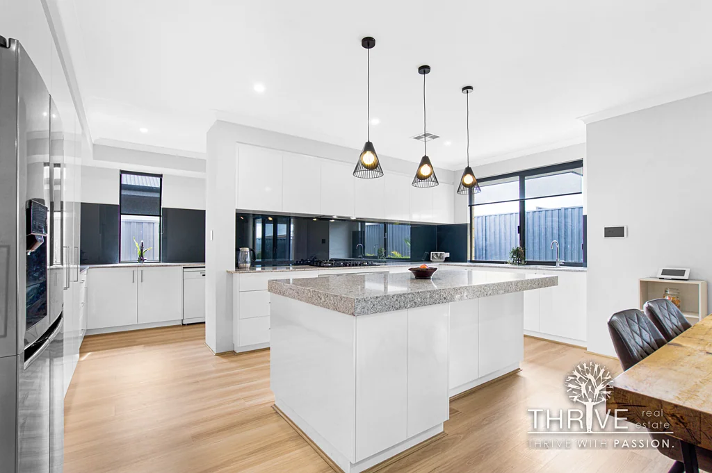 32 Primrose Loop, Treeby, WA 6164