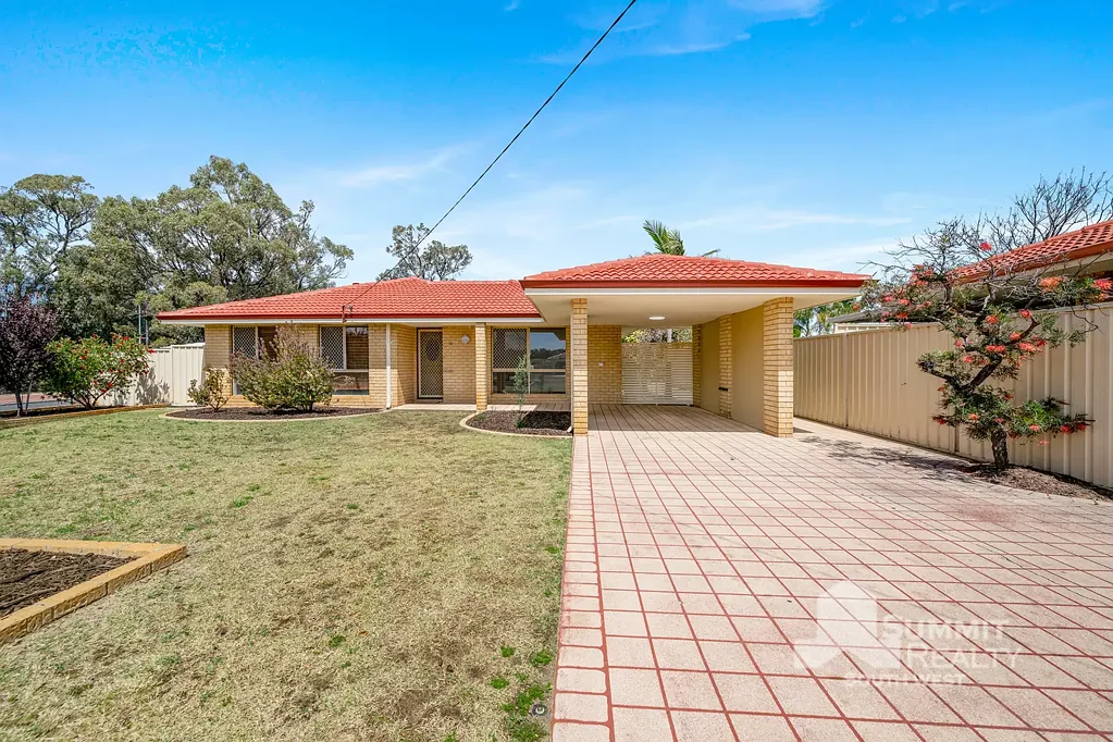 Usher 3कमरा Neat, Well-Presented Home with Side Access & Powered Workshop!
