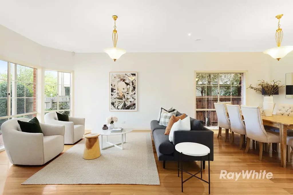 Hughesdale 5 Bedroom Impressively Appointed In An Ideal Location