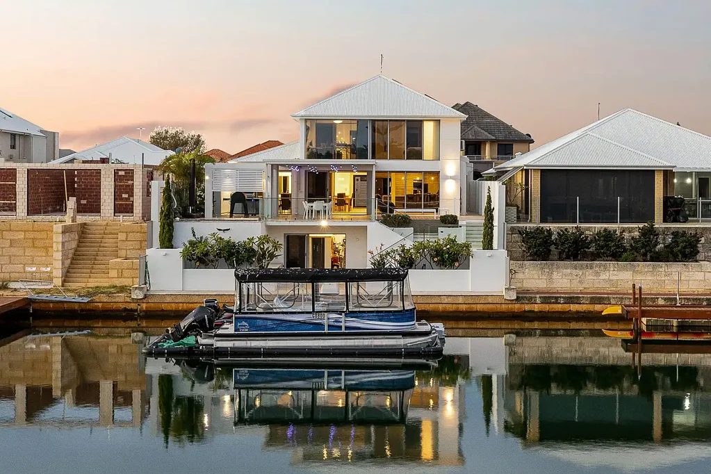 59 SANDPIPER ISLAND RETREAT, Wannanup, WA 6210