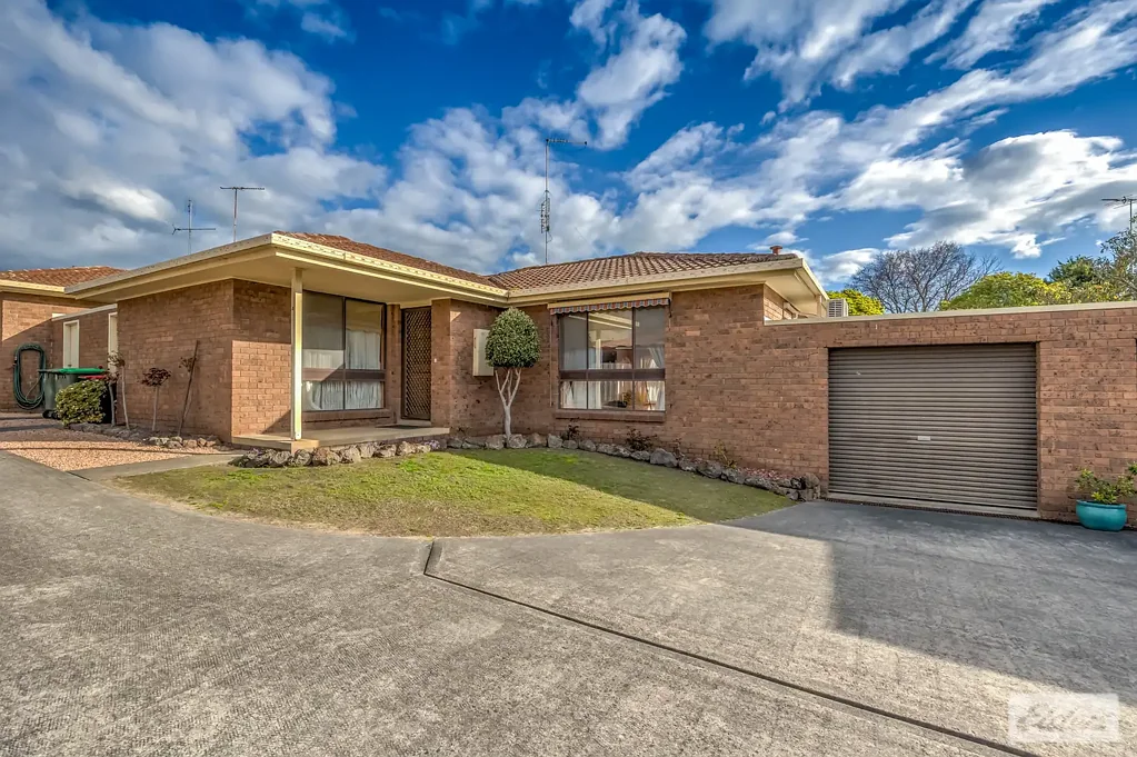 Newborough 2房  Neat as a Pin, Move in Ready.
