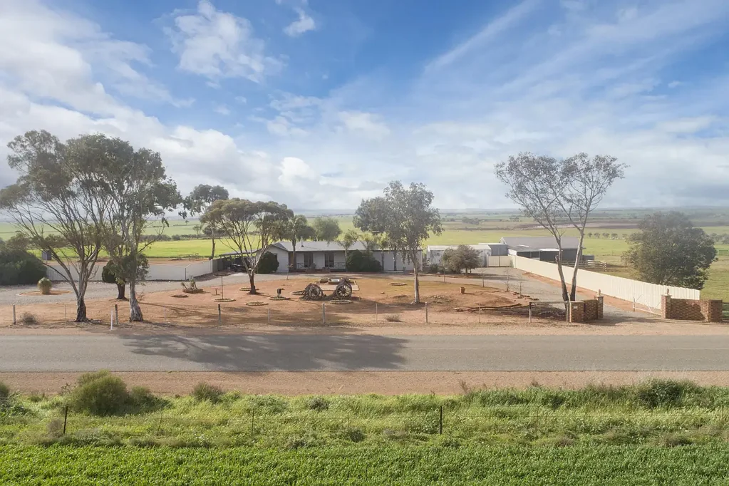 Mount Templeton 3房  Country Living on 82 Acres – The Ultimate Family Farmlet