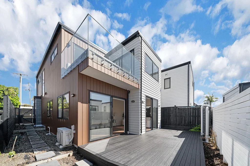 Bucklands Beach 4房  Macleans Zone with Sea views