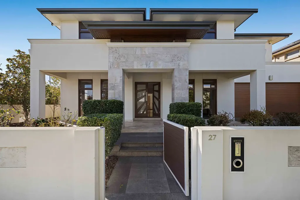 Lightsview 4 Bedroom Grand Contemporary Living with Timeless Classical